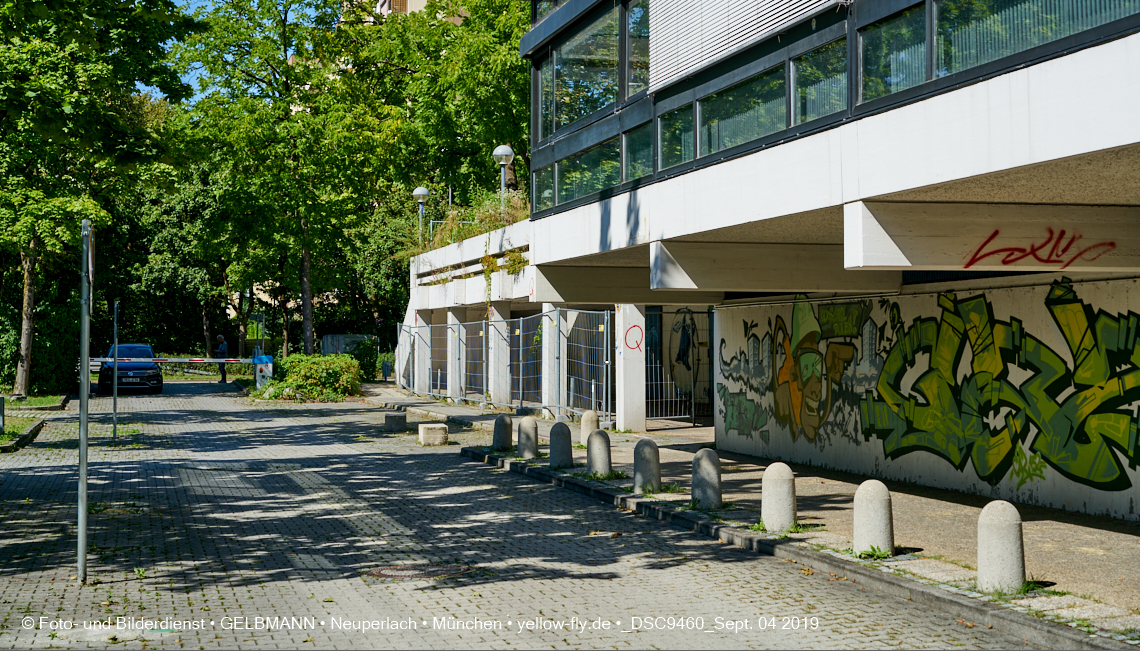 04.09.2019 - Einkaufs- und Wohnzentrum Quiddestraße in Neuperlach